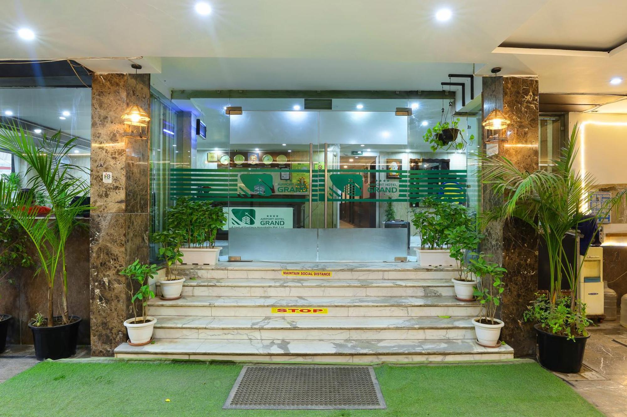 Airport Hotel Grand By Fantasia Nueva Delhi Exterior foto